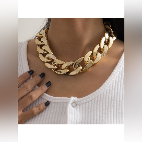 Simple And Fashionable Aluminum Link Necklace - Picture 3 of 3